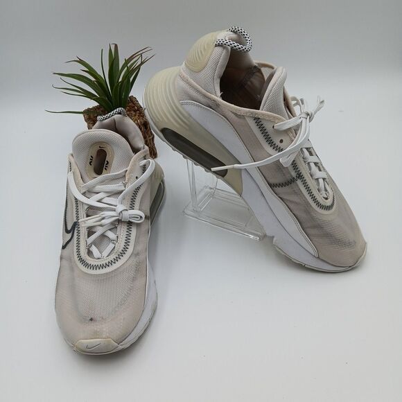NIKE AIR MAX 2090 Women’s Running Shoes White Sz. 9 - Picture 1 of 9